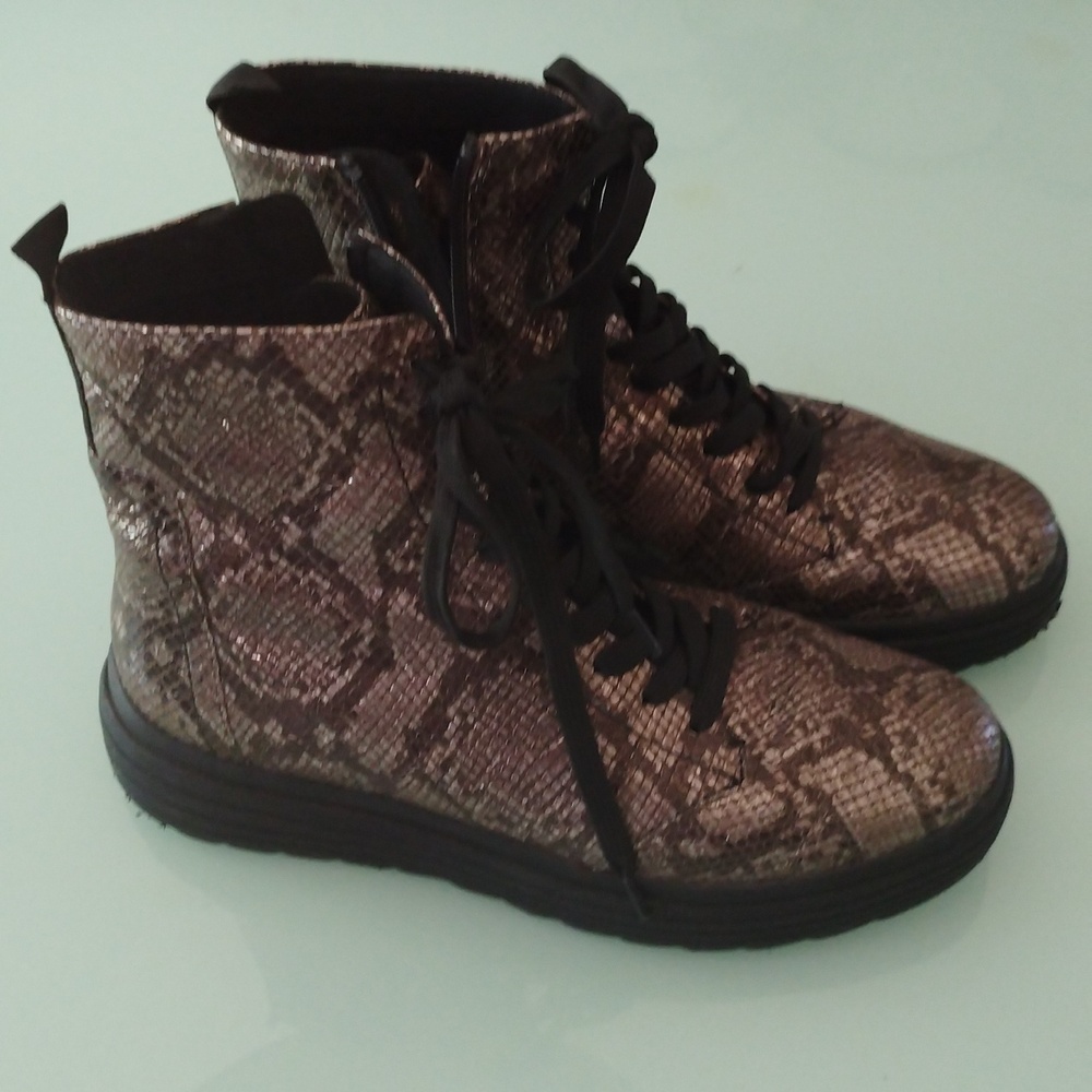 Geox Platform size 7.5
